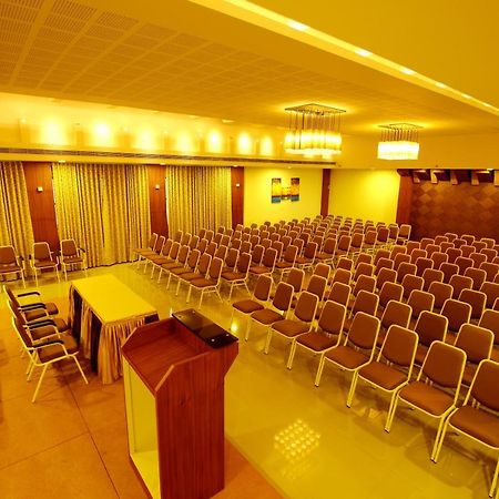 Hotel Hillway Park Kollam Bagian luar foto
