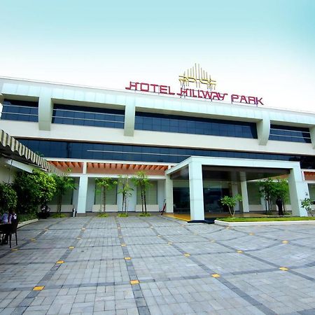 Hotel Hillway Park Kollam Bagian luar foto