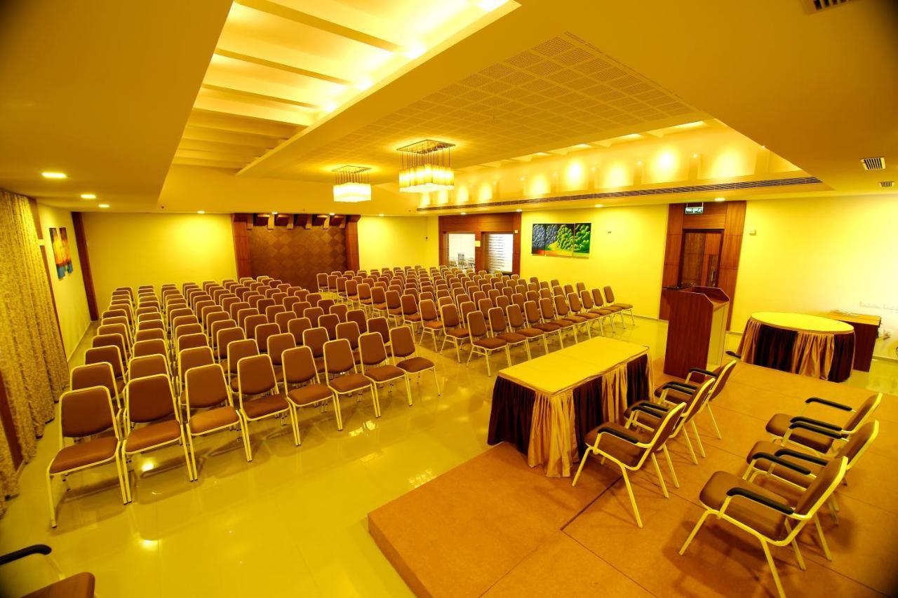 Hotel Hillway Park Kollam Bagian luar foto