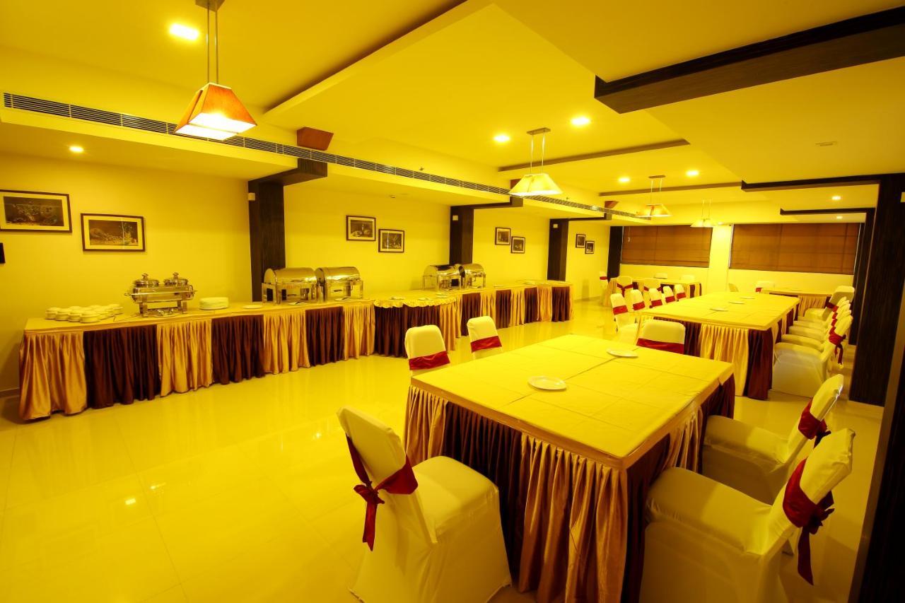 Hotel Hillway Park Kollam Bagian luar foto