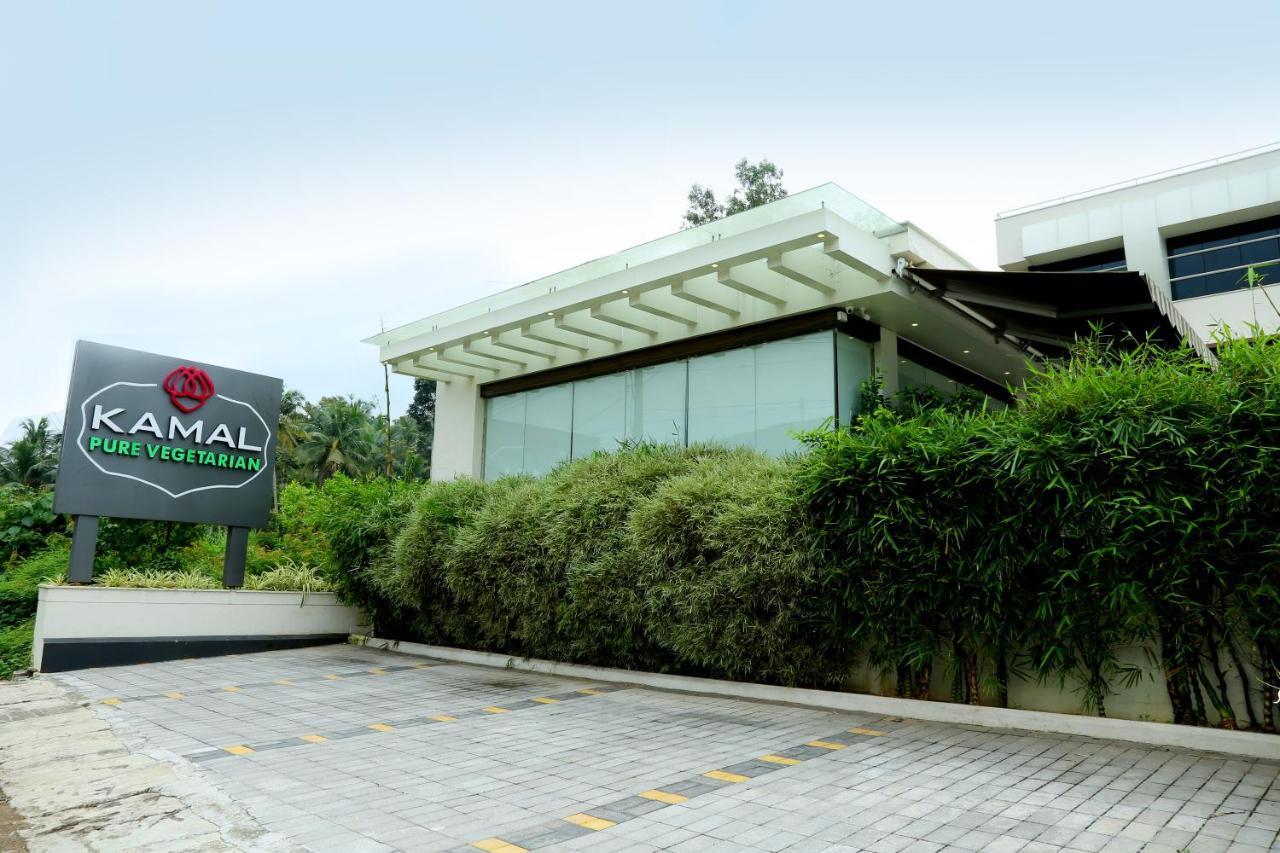 Hotel Hillway Park Kollam Bagian luar foto