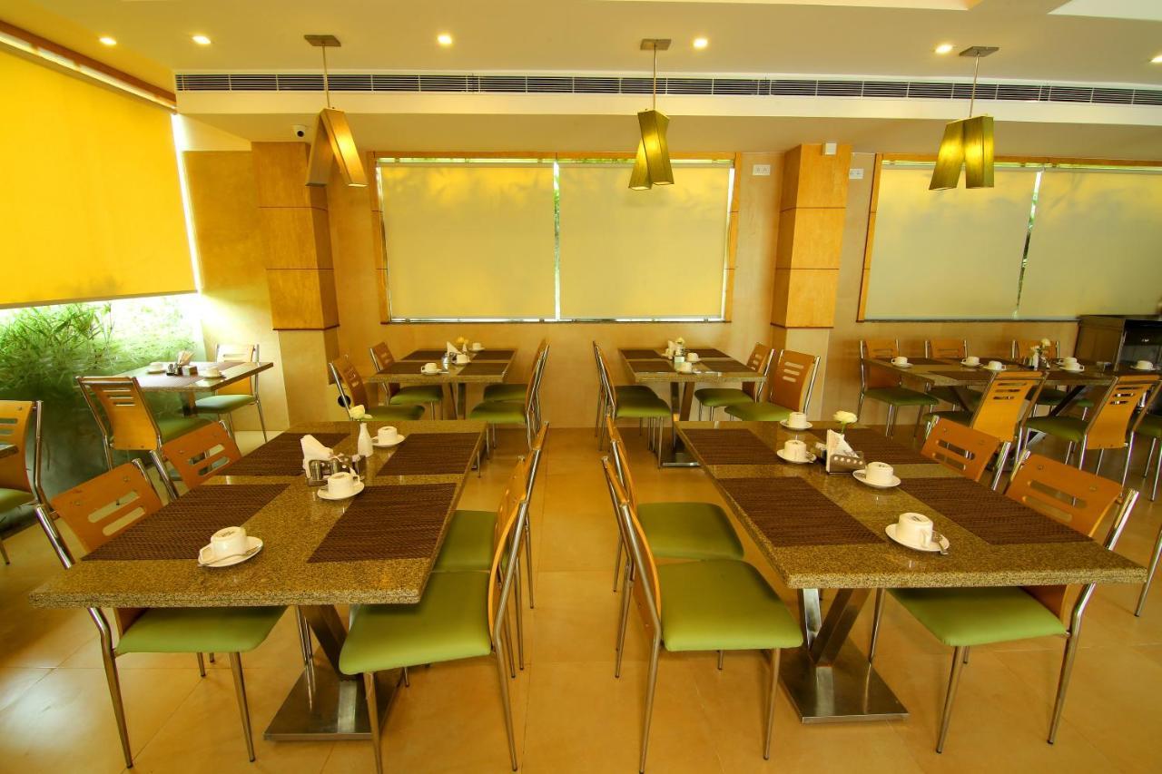 Hotel Hillway Park Kollam Bagian luar foto
