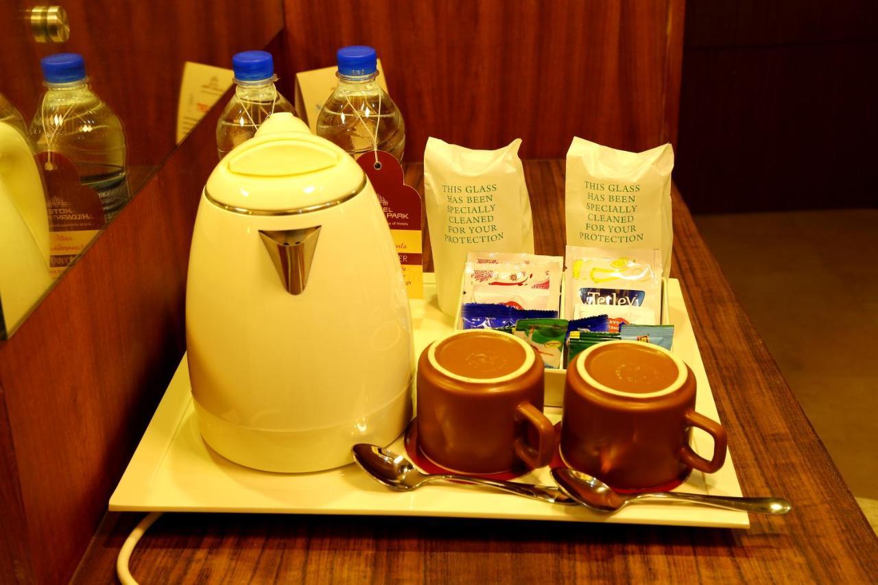 Hotel Hillway Park Kollam Bagian luar foto