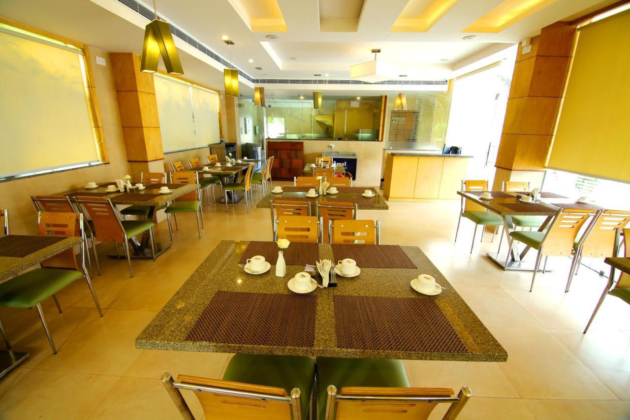 Hotel Hillway Park Kollam Bagian luar foto