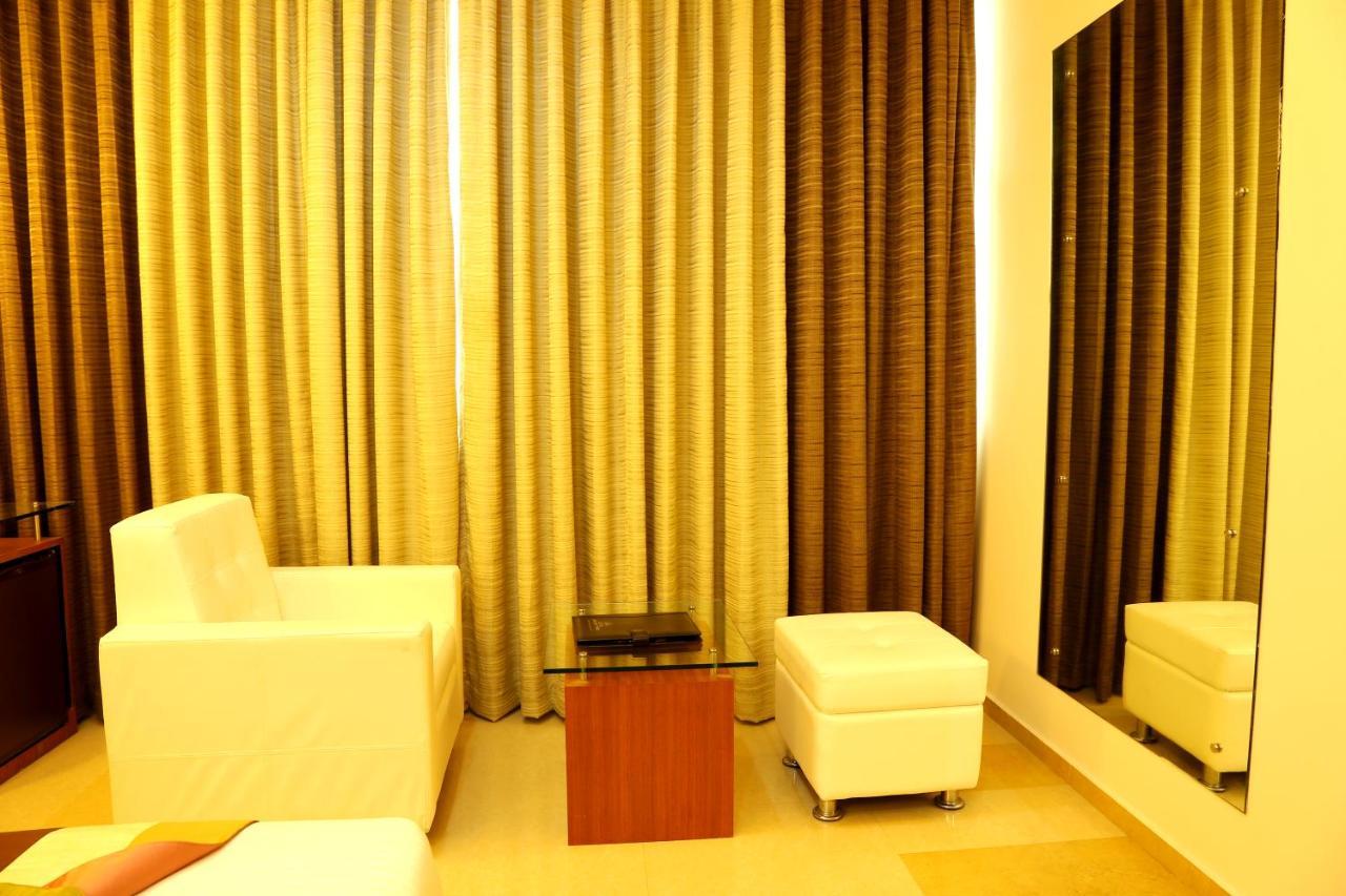 Hotel Hillway Park Kollam Bagian luar foto